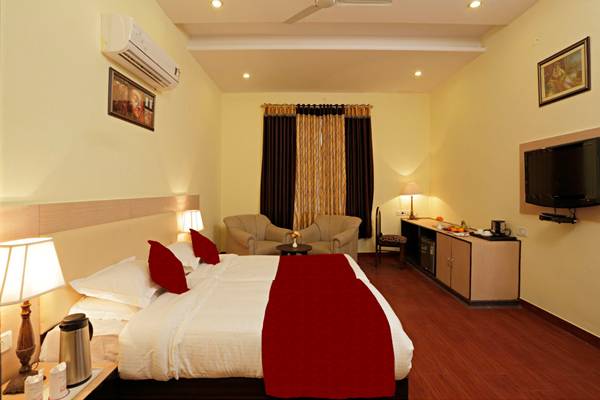 Om Rudrapriya Holiday Resort